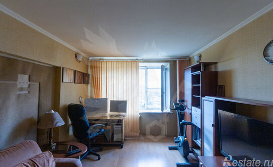 Продажа 2-комн квартиры на вторичном рынке улица Паршина,  д. 19