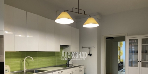 4-комн квартира Детская ул. ,  д. 18