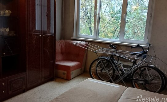 Продажа 3-комн квартиры на вторичном рынке Алма-Атинская улица,  д. 3 к1