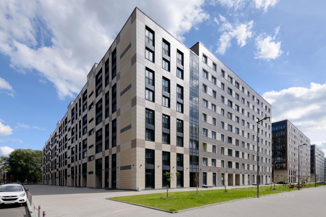 Продажа 4-комн квартиры на вторичном рынке Кременчугская улица, 9К1