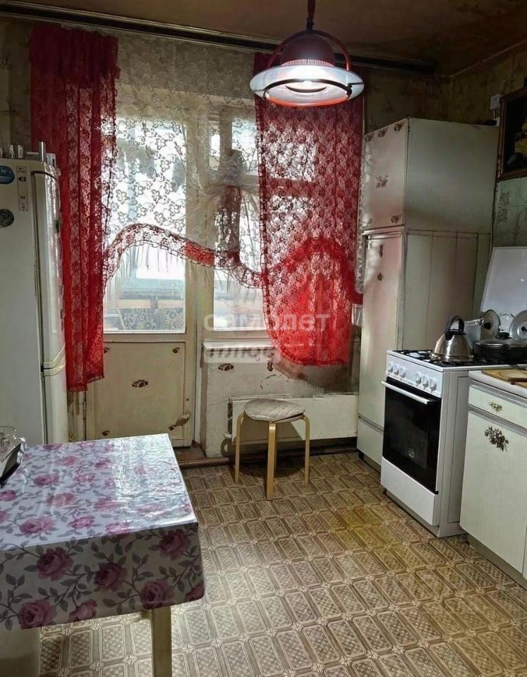 Продажа 2-комн квартиры на вторичном рынке д. Островцы, улица Подмосковная, 16