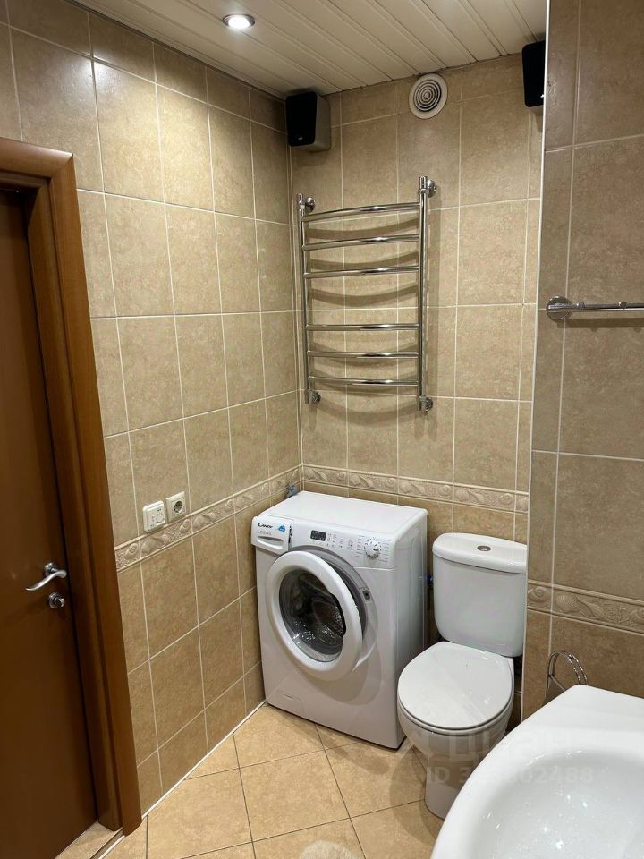 Аренда 2-комн квартиры на вторичном рынке Осенний бульвар, 12К2