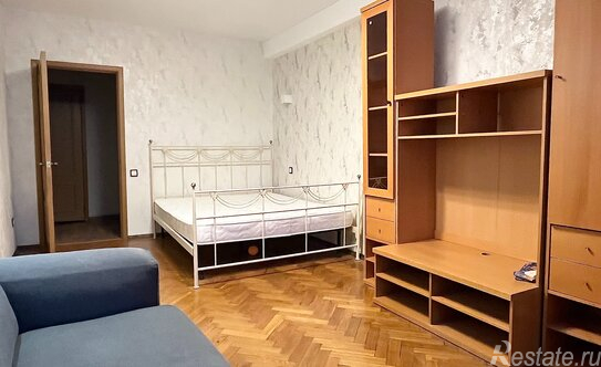 Продажа 1-комн квартиры на вторичном рынке улица Дружбы,  д. 2/19