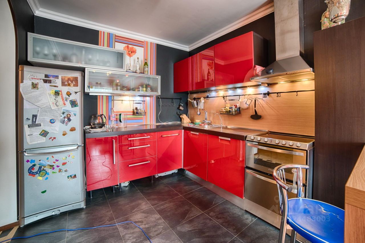 Продажа 4-комн квартиры на вторичном рынке пос. Мечниково, 22