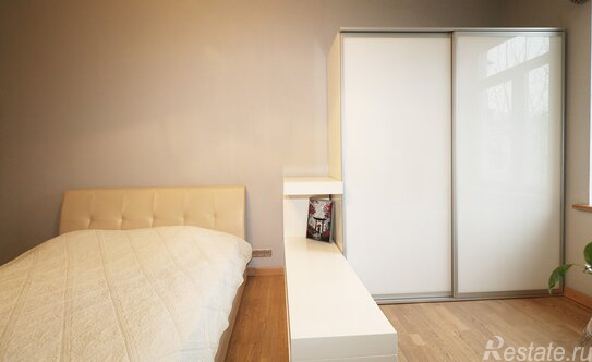 Продажа 4-комн квартиры на вторичном рынке улица Красина,  д. 24