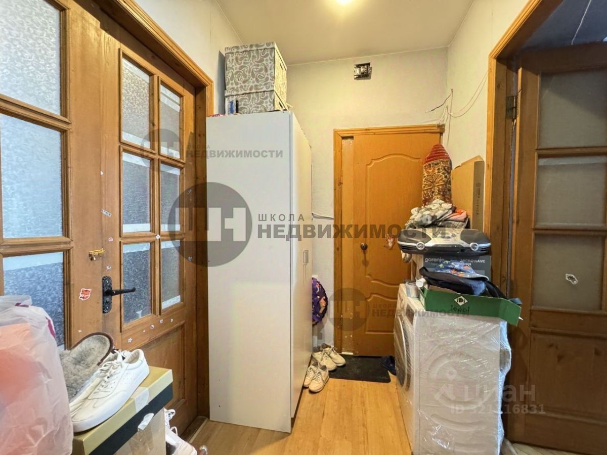 Продажа 2-комн квартиры на вторичном рынке Среднеохтинский проспект, 2в/17