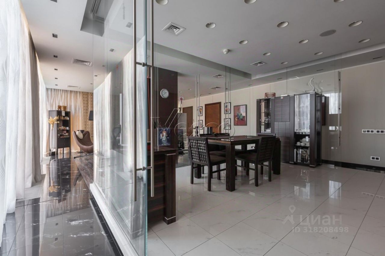 Продажа 3-комн квартиры на вторичном рынке улица Климашкина, 17С2