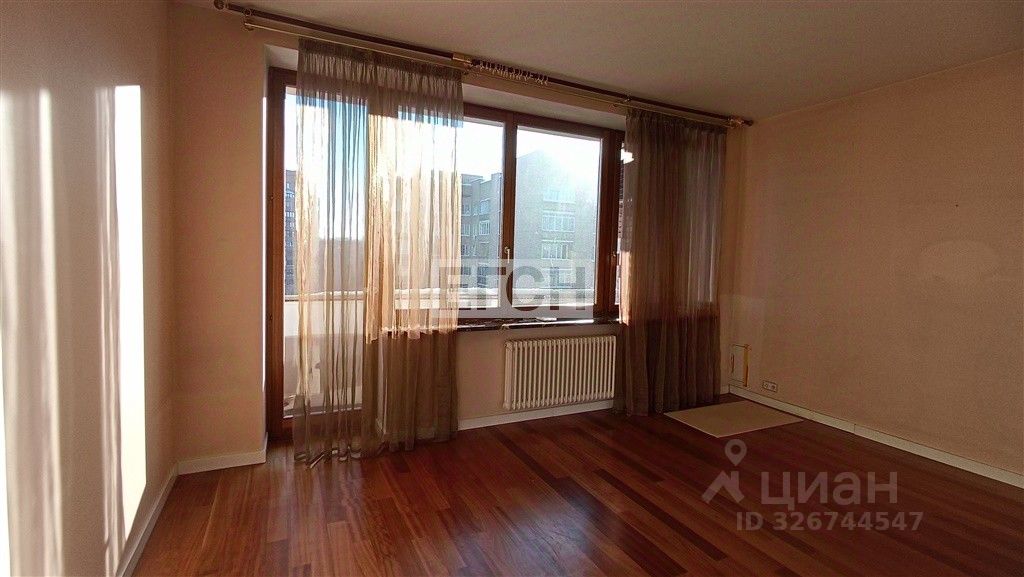 Продажа 2-комн квартиры на вторичном рынке Мосфильмовская улица, 13
