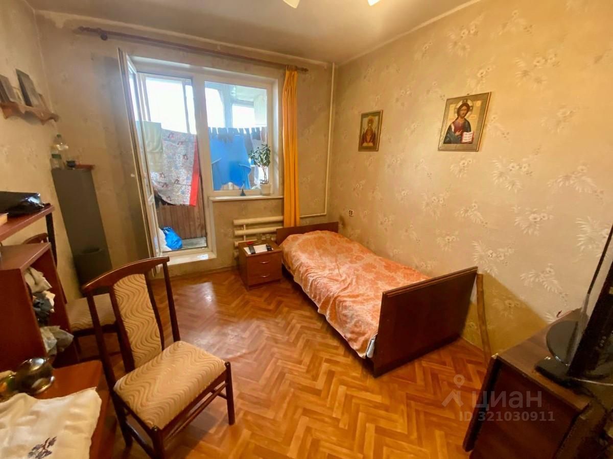 Продажа 3-комн квартиры на вторичном рынке Западный мкр, Октябрьский пгт, 3