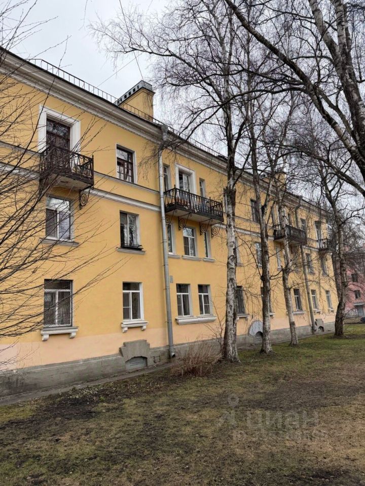 Продажа 3-комн квартиры на вторичном рынке Среднеохтинский проспект, 11К3
