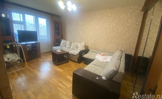 Продажа 2-комн квартиры на вторичном рынке Защитников Москвы пр-кт,  д. 9 к1