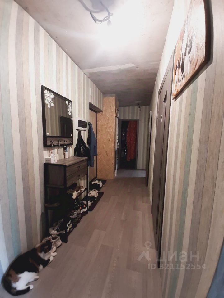 Продажа 2-комн квартиры на вторичном рынке Имени Свердлова пгт, проезд Западный, 11Ак2