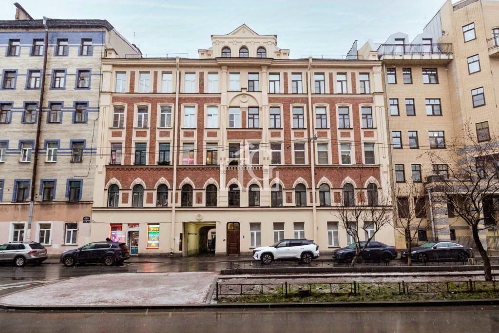 Продажа 3-комн квартиры на вторичном рынке 14-я Васильевского острова линия, 93Б