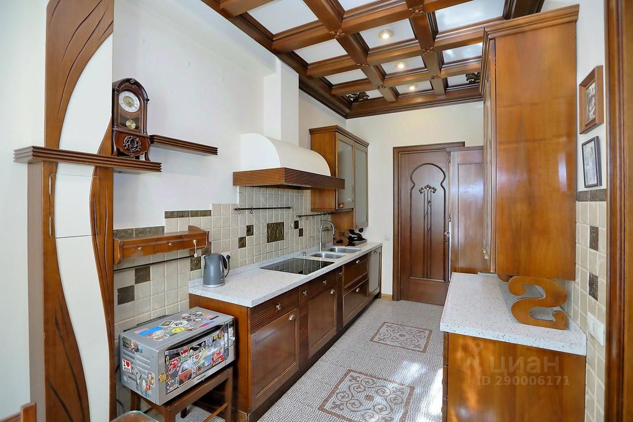 Аренда 3-комн квартиры на вторичном рынке улица Спиридоновка, 15