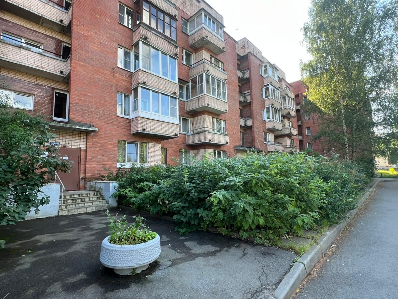 Продажа 1-комн квартиры на вторичном рынке Пушкин, улица Генерала Хазова, 6