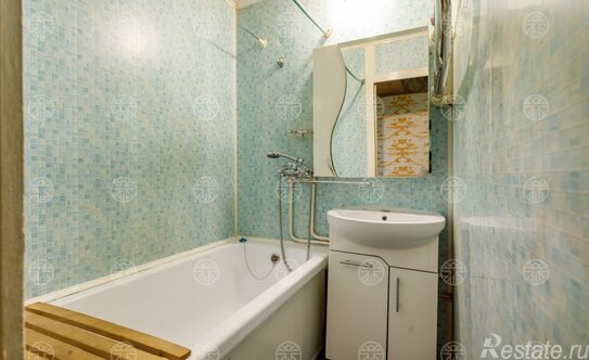 Продажа 3-комн квартиры на вторичном рынке Бакинская улица,  д. 7