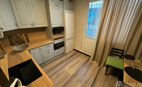 Продажа 2-комн квартиры на вторичном рынке Южный, ул Курыжова,  д. 17,  к. 1