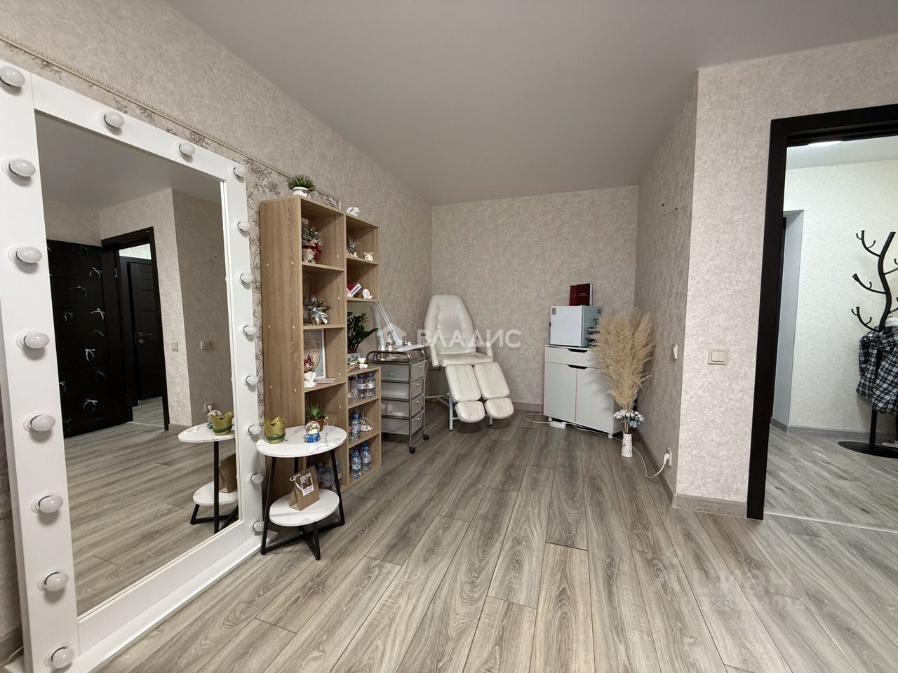 Продажа 1-комн квартиры на вторичном рынке пос. Дружба, улица Первомайская, 10