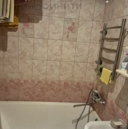 Продажа 2-комн квартиры на вторичном рынке улица Петра Романова