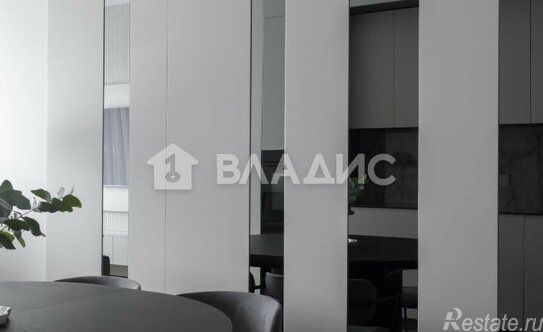 Продажа 3-комн квартиры на вторичном рынке ул Винницкая,  д. 8,  к. 7