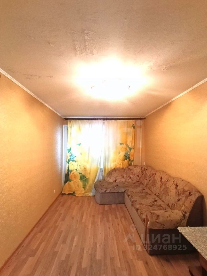 Продажа 3-комн квартиры на вторичном рынке пос. Романовка, 23
