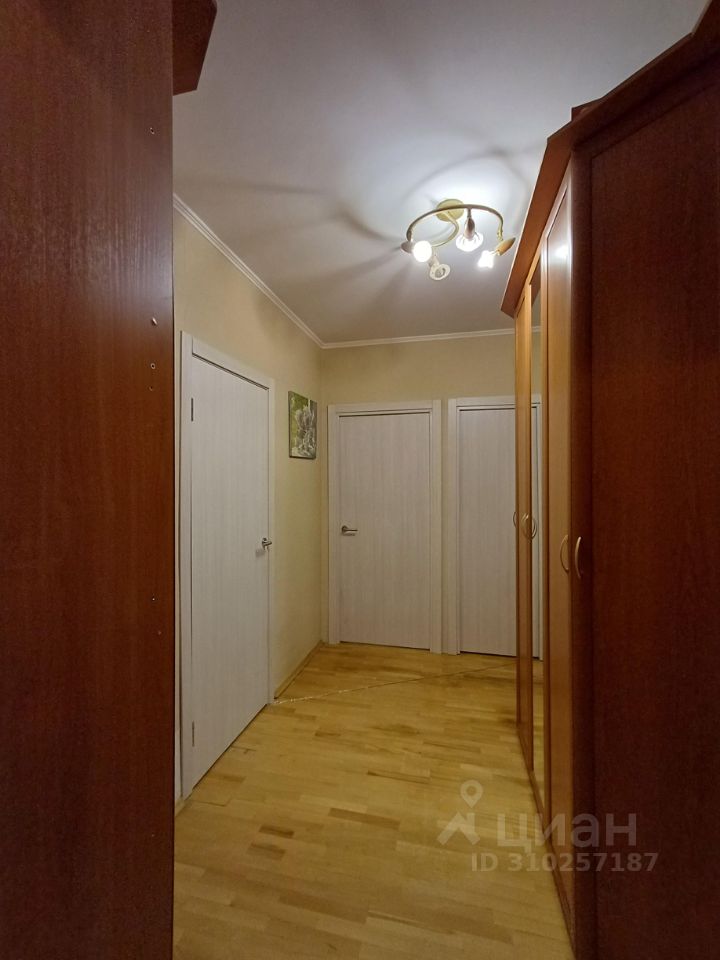 Продажа 3-комн квартиры на вторичном рынке улица Молодцова, 6