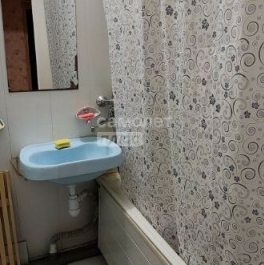 Продажа 1-комн квартиры на вторичном рынке улица Седова,  д. 8 к1
