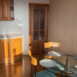 Продажа 1-комн квартиры на вторичном рынке 8-й микрорайон, Комсомольская улица