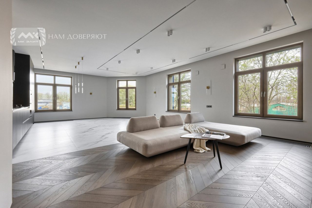 Продажа 4-комн квартиры на вторичном рынке проезд Петровская коса, 6к1