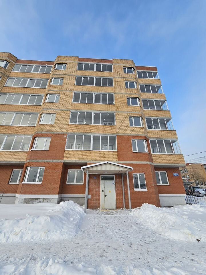 Продажа 2-комн квартиры на вторичном рынке пос. Лунево, 33