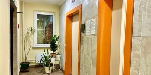 3-комн квартира ул Кедрова,  д. 1