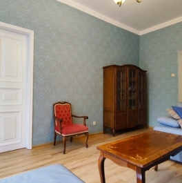 Аренда 4-комн квартиры на вторичном рынке Кронверкский пр-кт,  д. 31