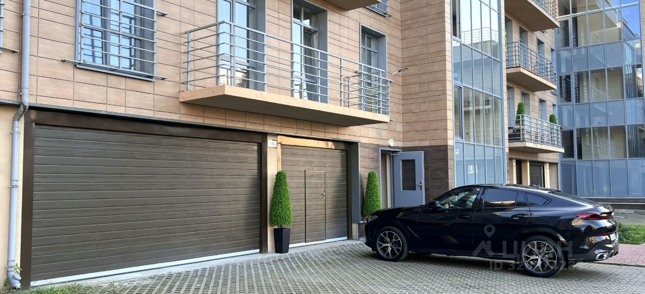 Продажа 4-комн квартиры на вторичном рынке Лахта тер., улица Новая, 51к1