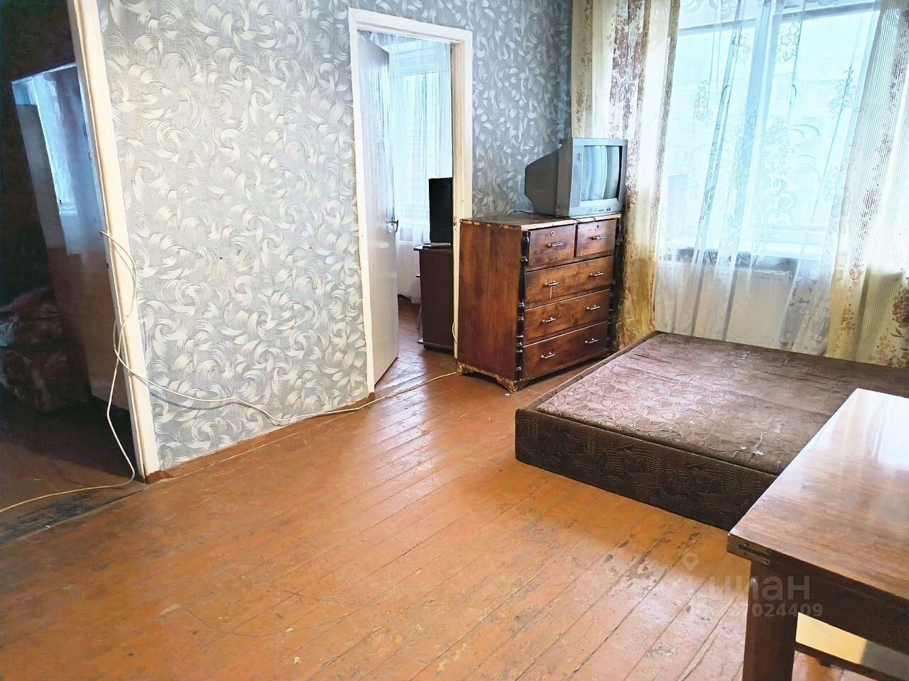 Продажа 4-комн квартиры на вторичном рынке 4-й мкр,  д. 5