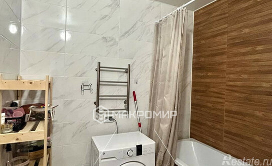 Продажа 1-комн квартиры на вторичном рынке Бугры, ал Ньютона,  д. 4