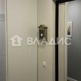 Продажа 2-комн квартиры на вторичном рынке улица Грина,  д. 1 к4