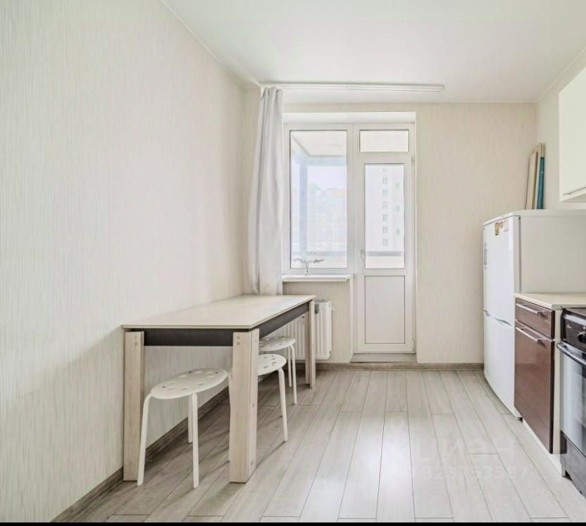 Продажа 2-комн квартиры на вторичном рынке Мурино, бульвар Петровский, 12к2