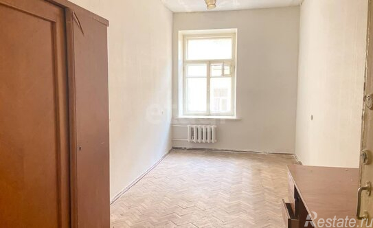 Продажа 3-комн квартиры на вторичном рынке линия 8-я В.О.,  д. 45/34