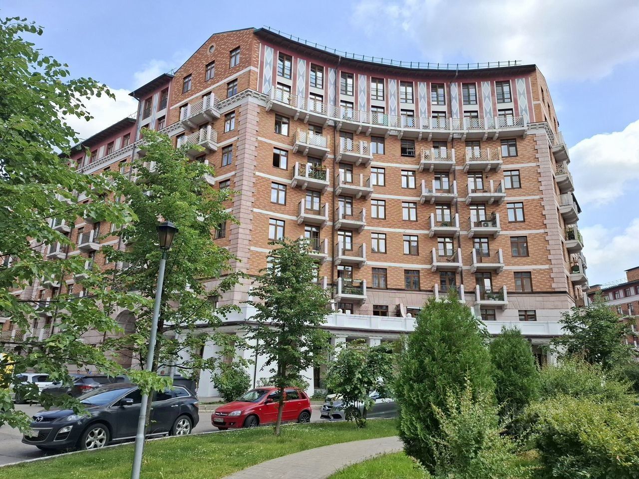 Продажа 3-комн квартиры на вторичном рынке Опалиха мкр, улица Дежнева, 6