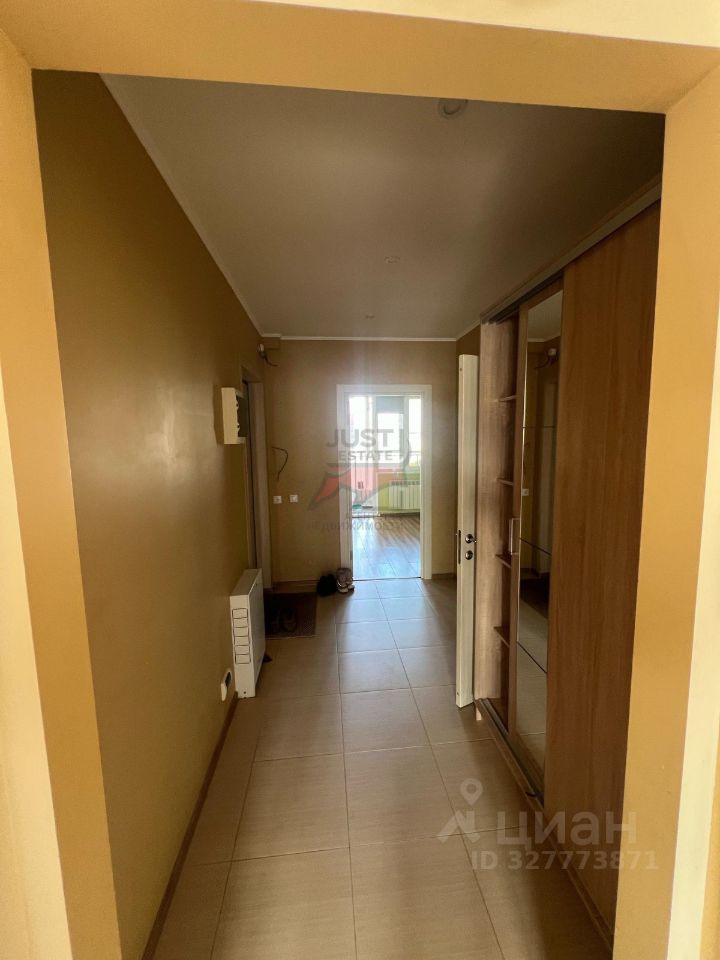 Продажа 2-комн квартиры на вторичном рынке Нахабино пгт, улица Белобородова, 6