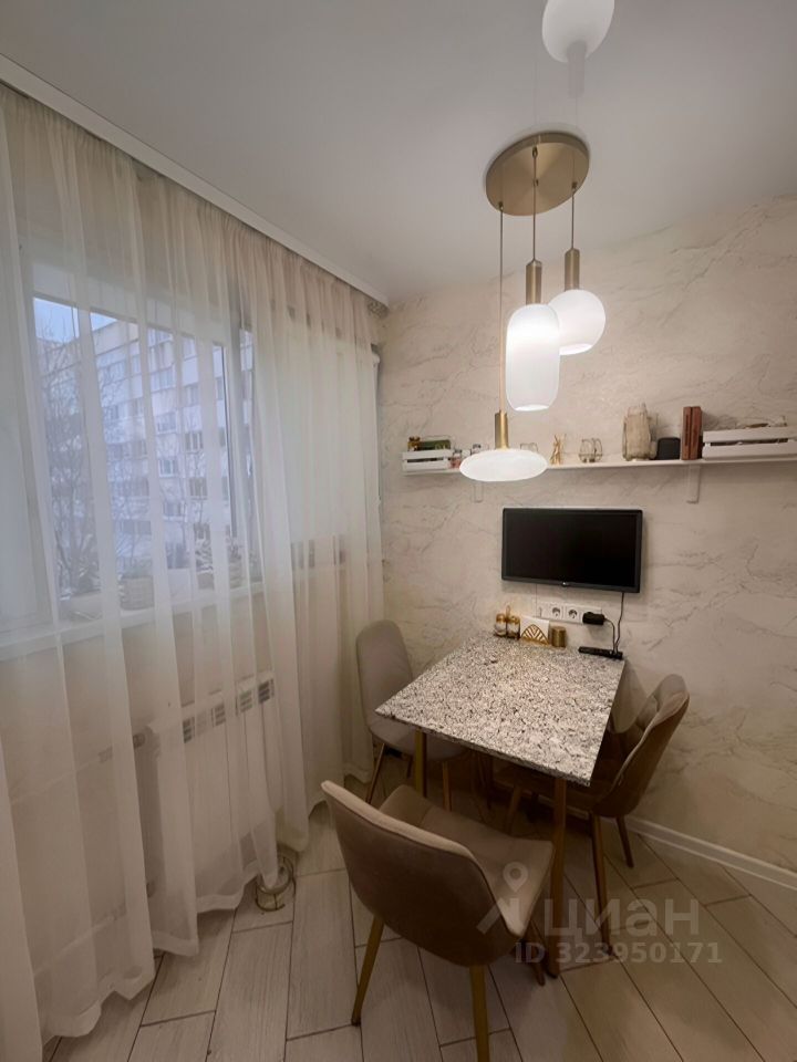 Продажа 2-комн квартиры на вторичном рынке улица Есенина, 12К1