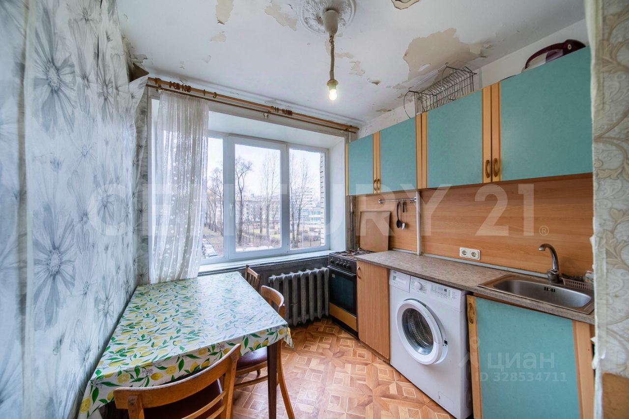 Продажа 2-комн квартиры на вторичном рынке проспект Ветеранов, 93