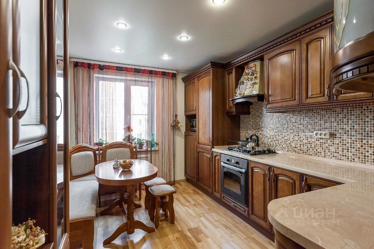 Продажа 3-комн квартиры на вторичном рынке пос. Шушары, Ленсоветовский тер., 25
