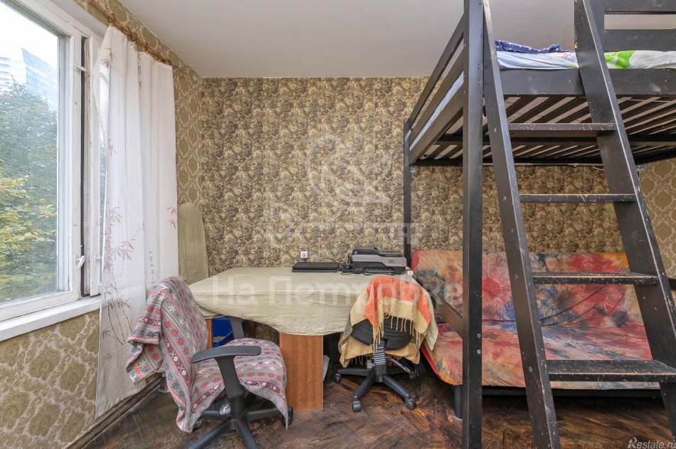 Продажа 4-комн квартиры на вторичном рынке улица Ляпидевского, 6к2