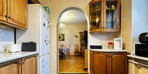 4-комн квартира шоссе Революции,  д. 15