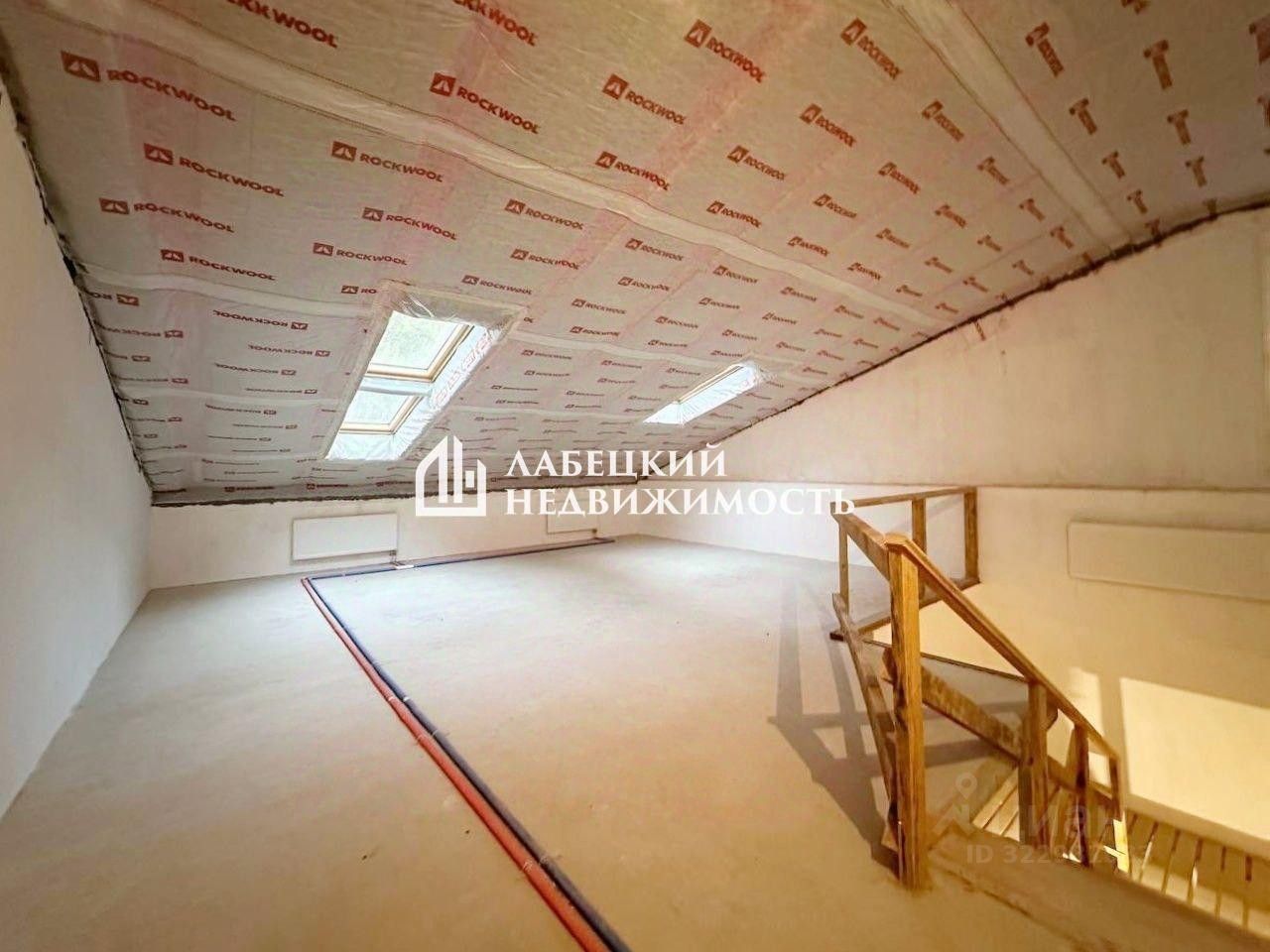 Продажа 3-комн квартиры на вторичном рынке Петергоф, Конно-Гренадерская улица, 13