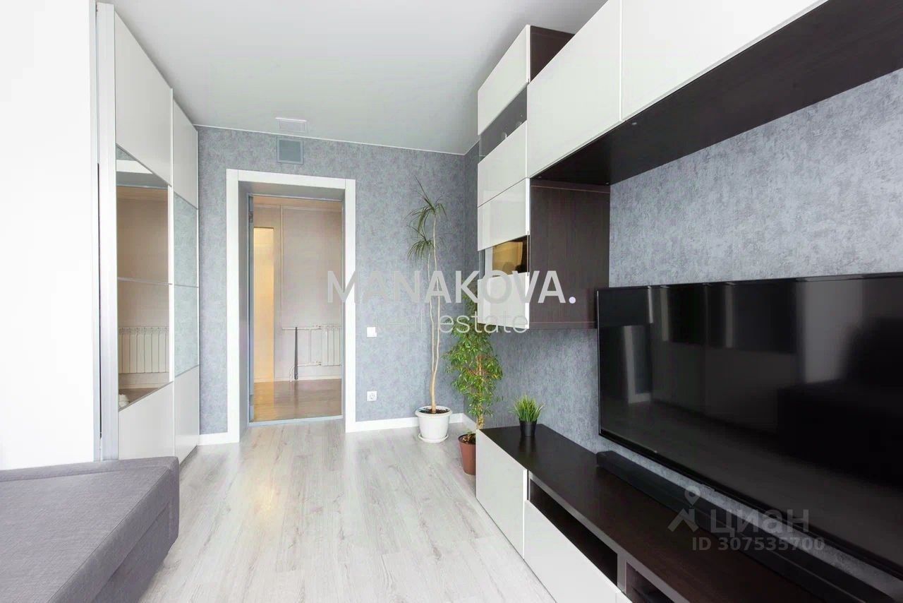 Продажа 5-комн квартиры на вторичном рынке проспект Испытателей, 16