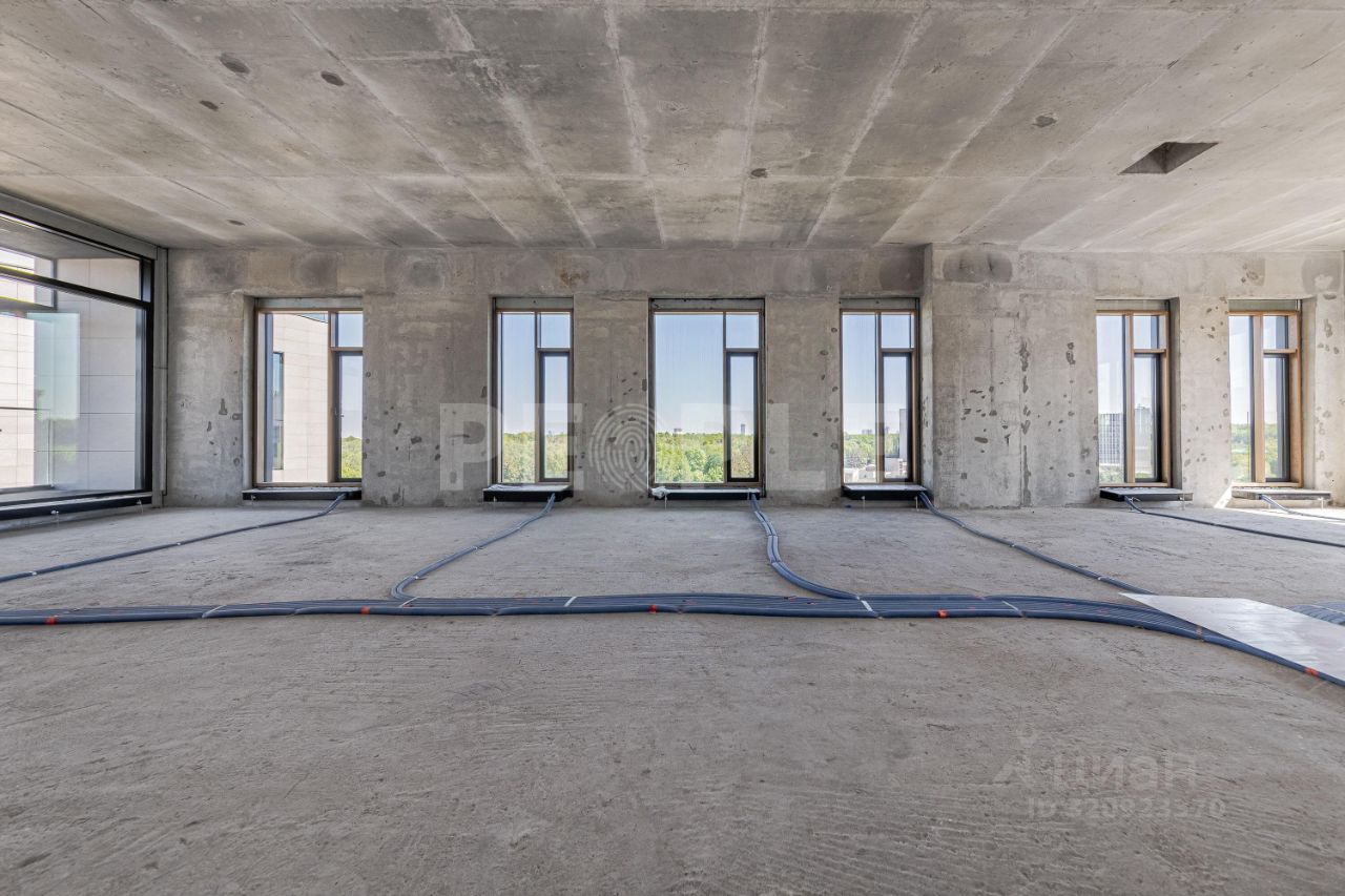 Продажа 5-комн квартиры на вторичном рынке Мосфильмовская улица, 1С28