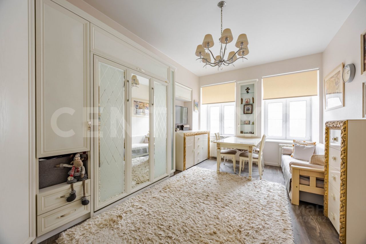 Продажа 1-комн квартиры на вторичном рынке Витебская улица, 19