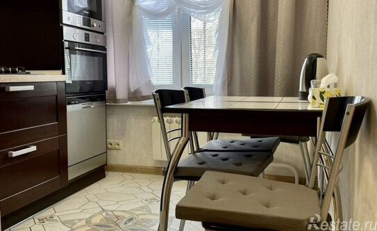 Аренда 2-комн квартиры на вторичном рынке ул Батюнинская,  д. 5